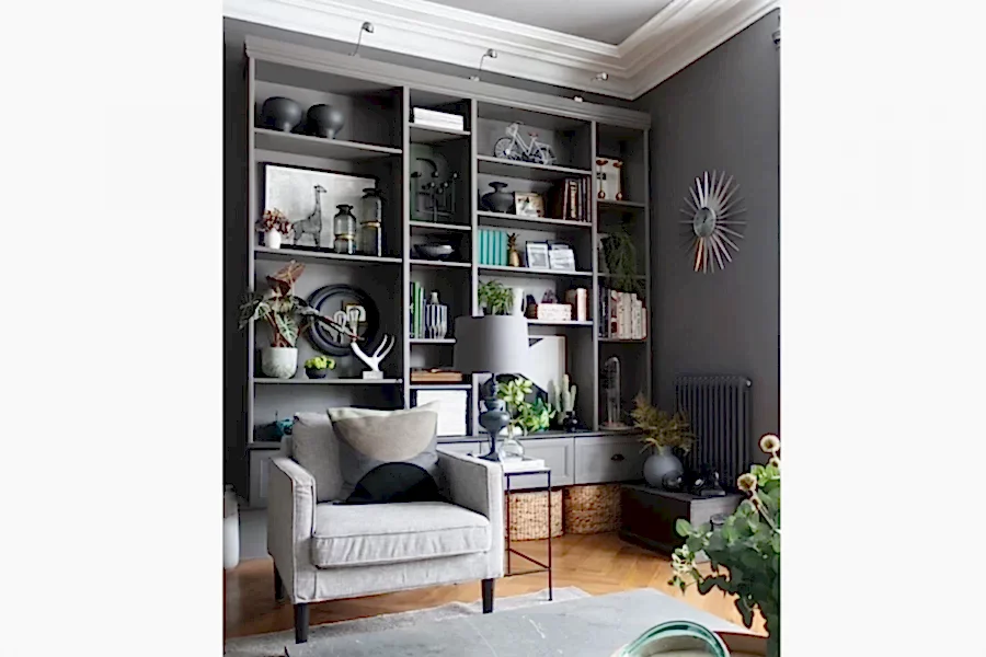 Antrasit renk kitaplık