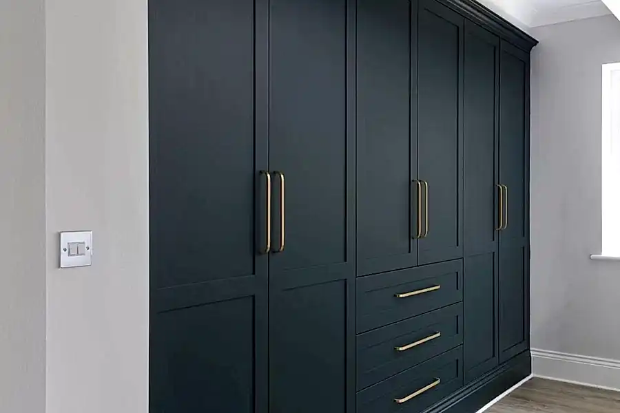 Siyah mdf lake kapaklı dolap